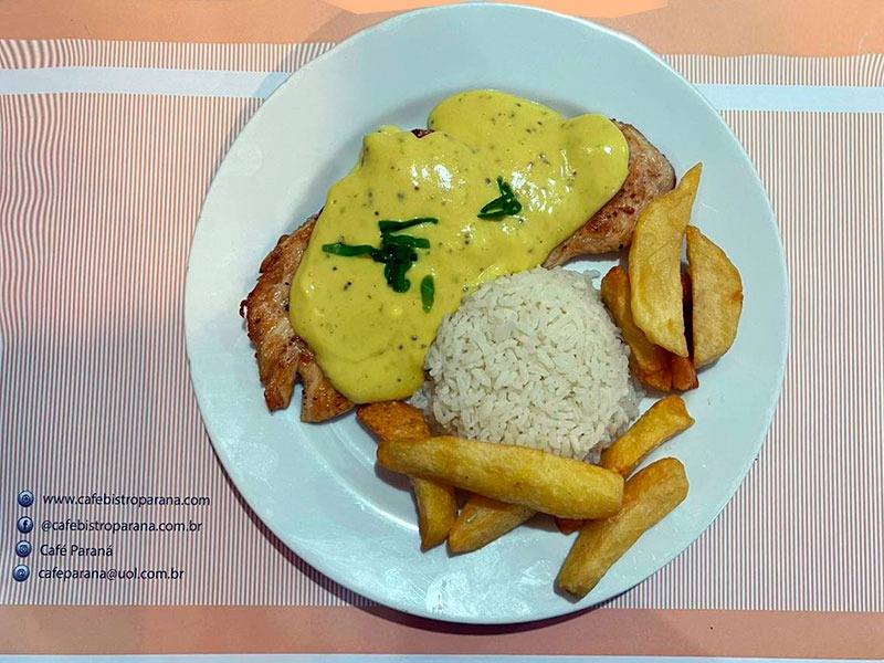 FRANGO AO MOLHO DE MOSTARDA